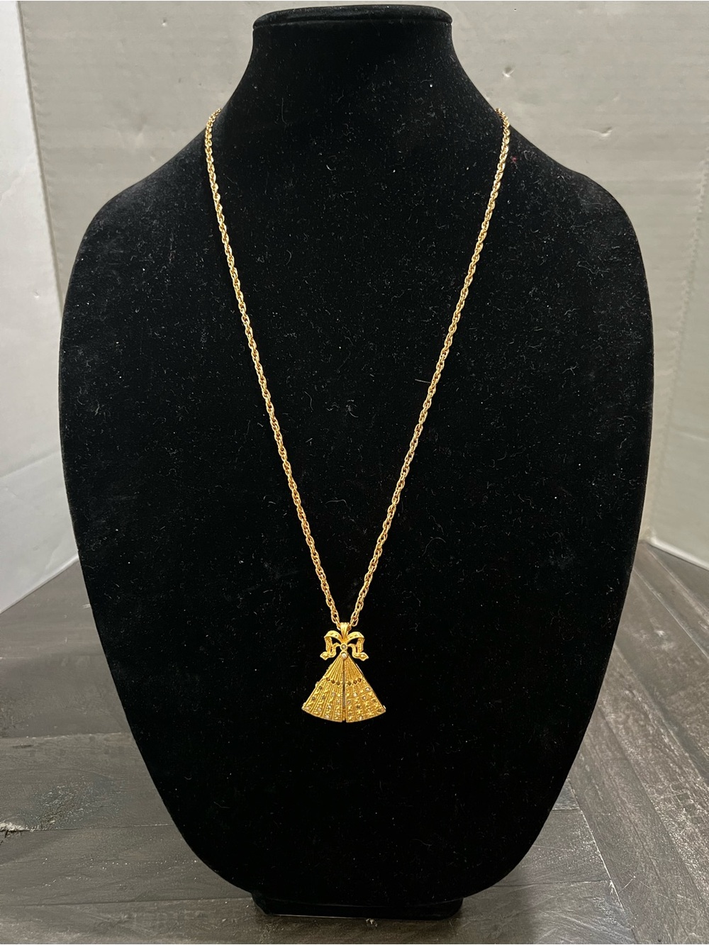 Vtg Lind 14k gold plated with CZ pendant necklace quartz watch
